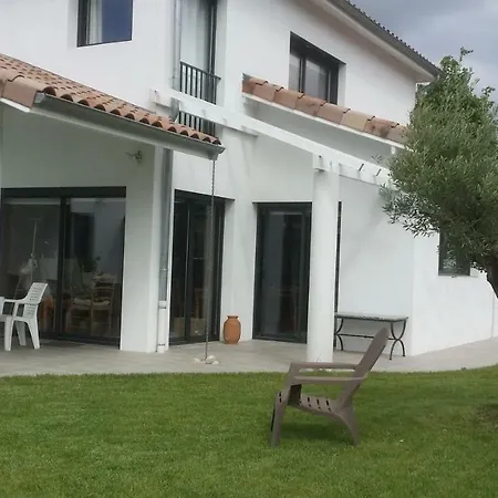 Chambres D'hotes Le Sud Bed & Breakfast *
